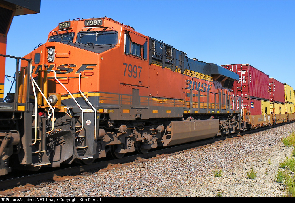 BNSF 7997